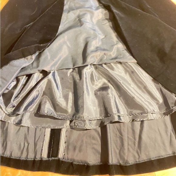 🧚♀️3for50$ Faux velvet calf length skirt - Picture 8 of 8
